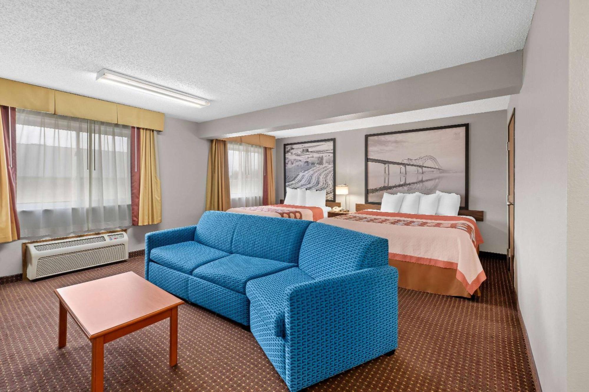 Super 8 By Wyndham Waverly Bagian luar foto