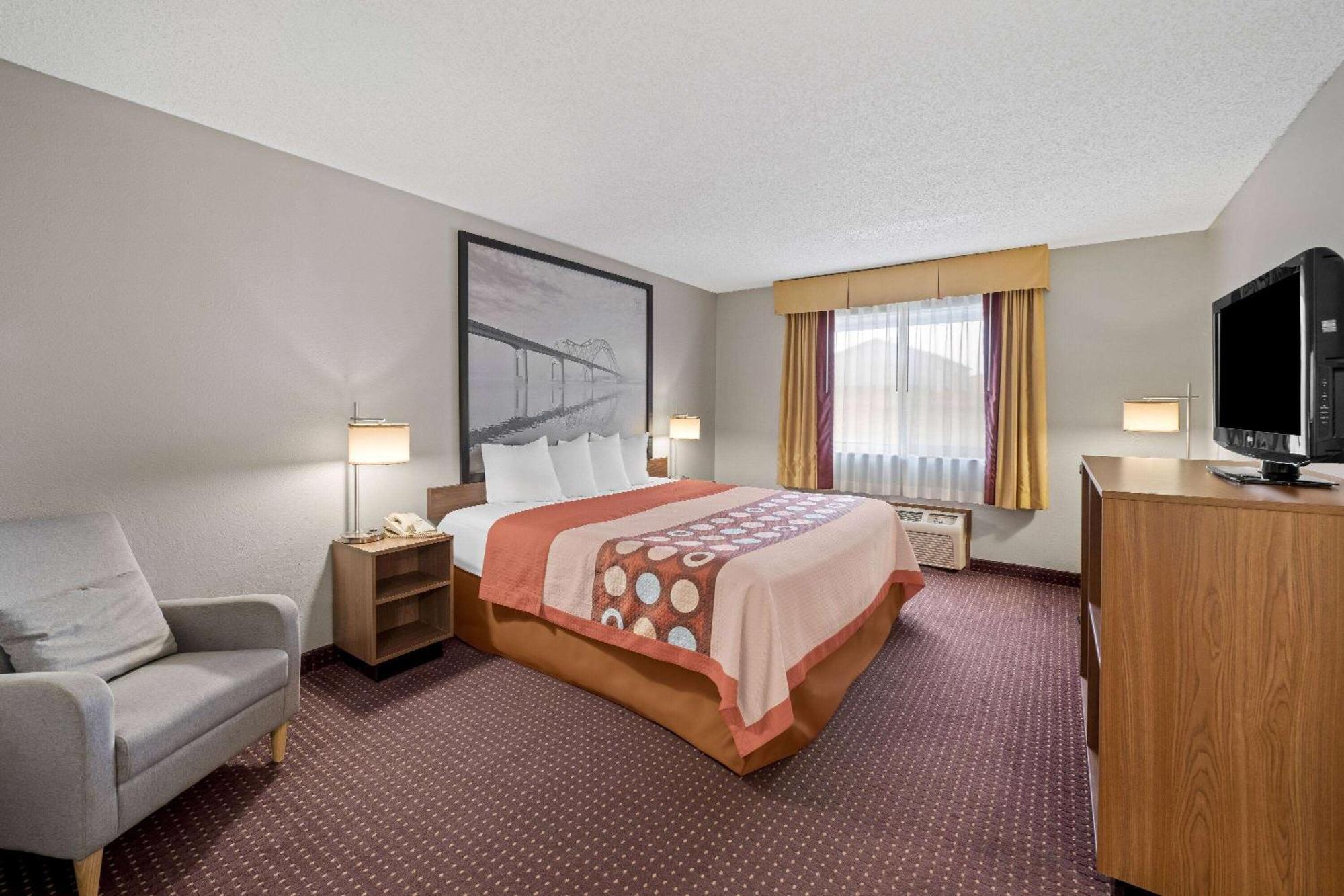 Super 8 By Wyndham Waverly Bagian luar foto